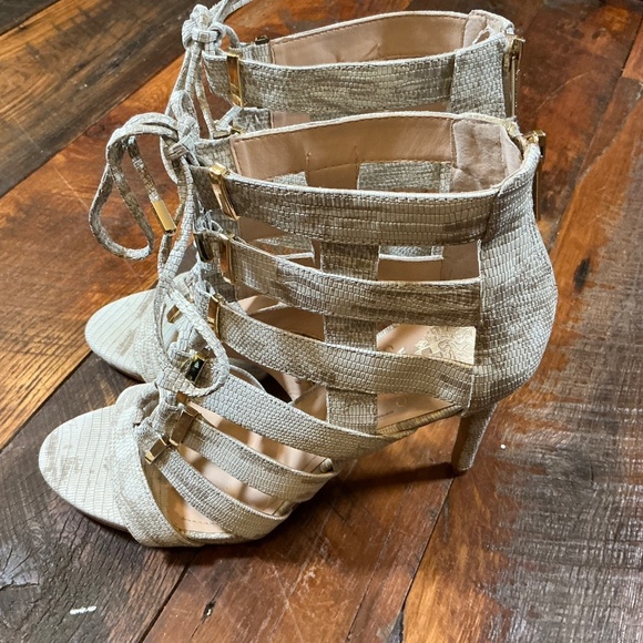 Vince Camuto Freshi Cream Snake Embossed Sandals Size 10 - Picture 4 of 9